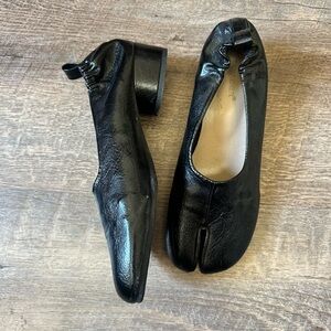 Tabi Kitten Heel Ballet Flats